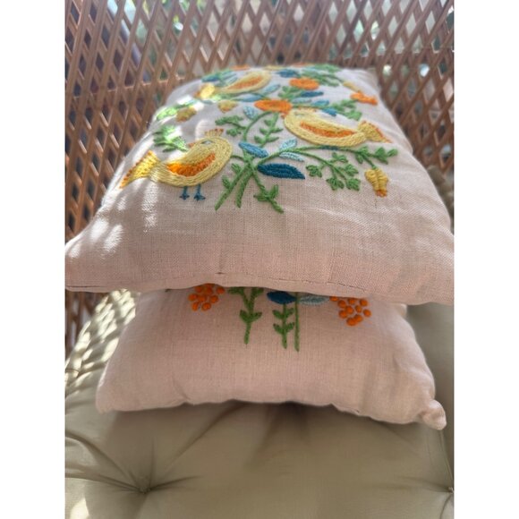 Vintage 70's Crewel Embroidery Birds & Flowers Pair Linen Accent Pillows 12x9" - Picture 7 of 12